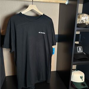 Columbia Men's Classic Black Tee